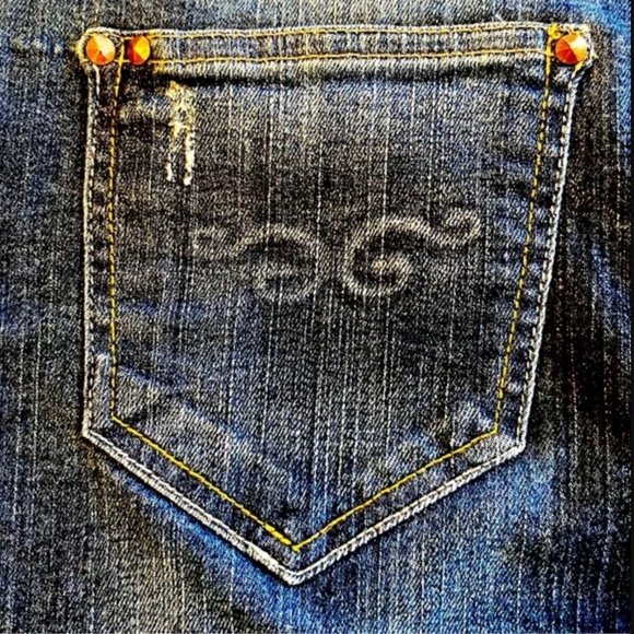 Bershka stretch dark wash 5 pocket denim mini skirt. Women’s size 4 - Picture 5 of 7